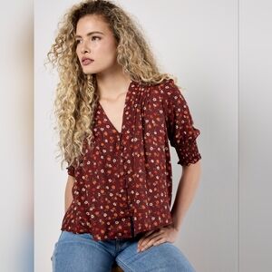 Pintuck Detail Ditsy Floral Top